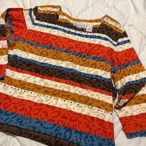 Alfred Dunner petite 3/4 sleeves multi colored blouse.    D131